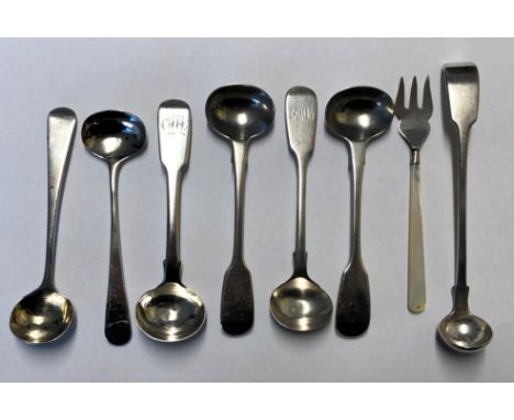 SEVEN SILVER MUSTARD AND PRESERVE SPOONS AND AN EPNS MOTHER OF PEARL PICKLE FORK