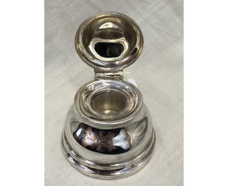 SILVER CAPSTAN INKWELL WITH CLEAR GLASS LINER, 6.6OZ OVERALL