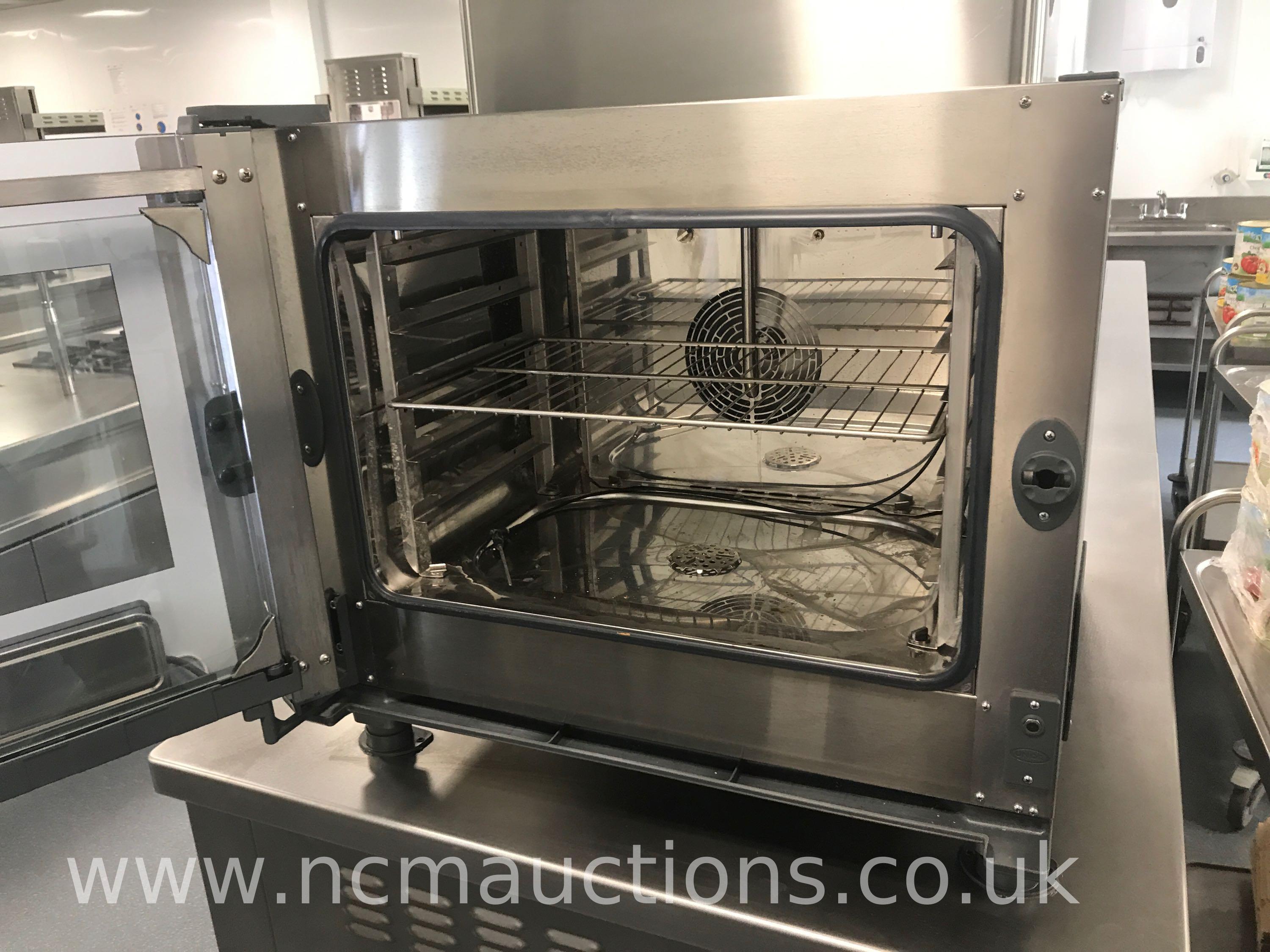 UNOX 5 Grid Gas Combination Oven Multiple Fans Rapid Extraction Steam