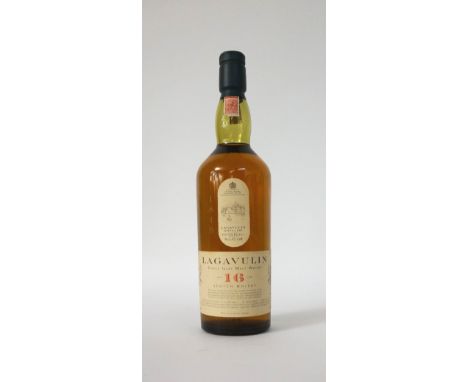 LAGAVULIN 16YO - WHITE HORSE
Another older example of a great malt, this time Lagavulin 16 year old single malt scotch whisky