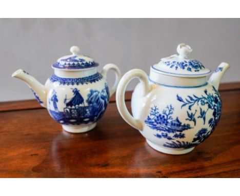 WORCESTER BLUE AND WHITE FENCE-PATTERN TEAPOT 18TH CENTURY 14cm high; together with a CAUGHLEY BLUE AND WHITE TRANSFER DECORA