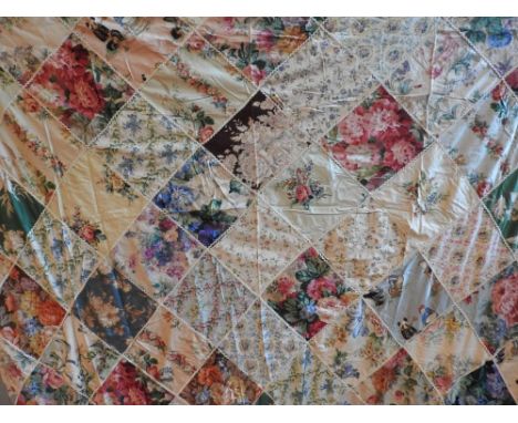 A VINTAGE BEDSPREAD (215cm x 202cm) 