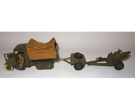  * Britains set 1727, Mobile Howitzer Unit khaki finish, with driver, metal caterpillar racks, and set 1725 4.5inch Howitzer,