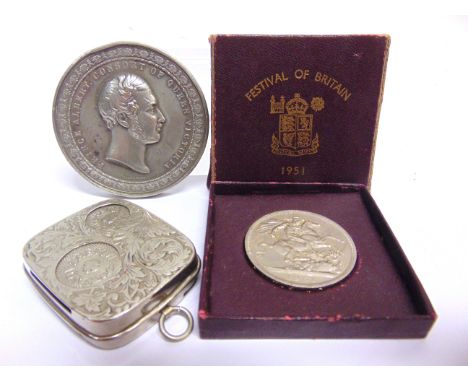 [GREAT EXHIBITION INTEREST]. AN INTERNATIONAL INDUSTRIAL EXHIBITION, LONDON, 1851 COMMEMORATIVE MEDAL  the obverse with a por