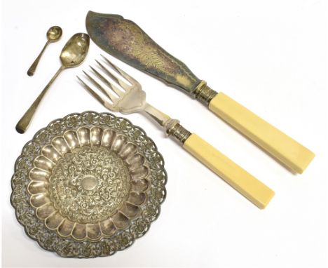 A COLLECTION OF SILVER AND WHITE METAL comprising an Indian BHUJ white metal pin dish of embossed and openwork floral design 