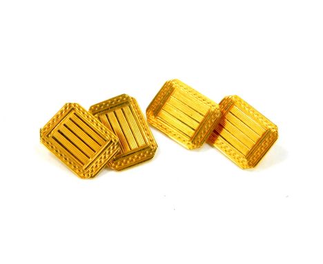 A pair of 9ct gold chain link cufflinks, of canted rectangular form, with engine turned decoration, 4.4g.