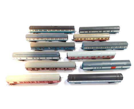Hornby Lima and Jouef OO gauge coaches, including British Rail blue livery Inter-City, etc. (12)