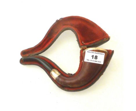 SILVER RIMMED PIPE IN CASE APPROX L: 6.5"
