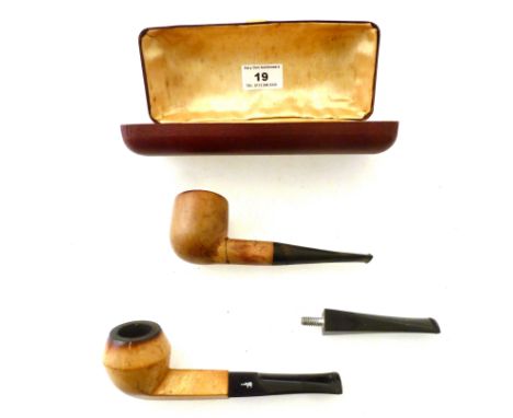 COUNTRYMAN PIPE AND KUDU PIPE IN CASE APPROX L:5"