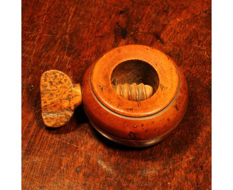 Nutcrackers - an early 19th century boxwood ring shaped screw-action pocket nut cracker, 6cm diam, c.1820Reference: For simil