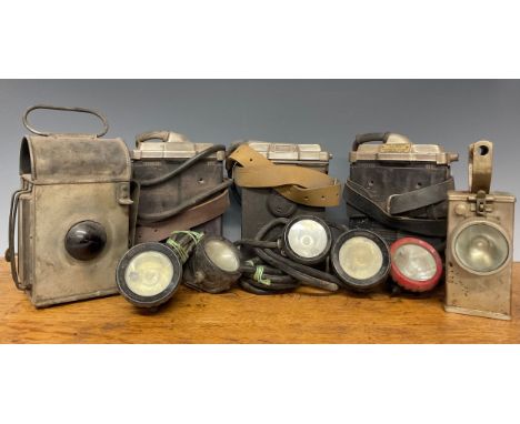 Coal Mining Interest - a miner's headlamp, Oldham &amp; Son, Denton Manchester, with Lamp Type GT/GTL battery pack, e II T2, 