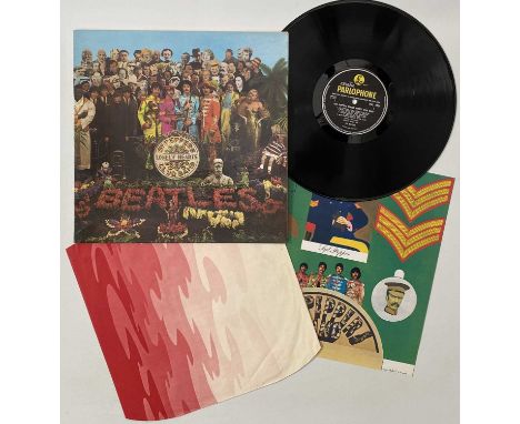 THE BEATLES - SGT. PEPPER'S LONELY HEARTS CLUB BAND LP (ORIGINAL UK 'WIDE SPINE' MONO COPY - PMC 7027). A fantastic clean ori