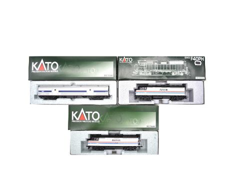 Kato HO gauge model railways Amtrak locomotive ref 37-6581EMD F40PH phase III #334; 37-6551 F40PH #375 along with ref 35-6201