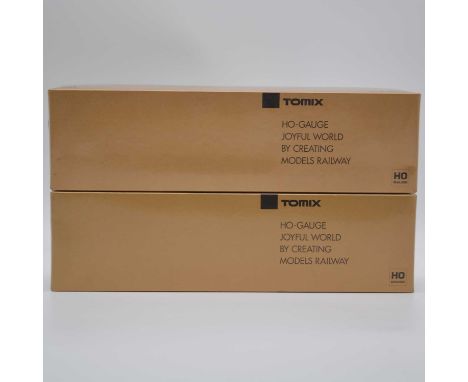 Tomix HO gauge model railways, two mail coaches OYU 10, ref HO-507 and HO-517, both boxed.Qty: 2