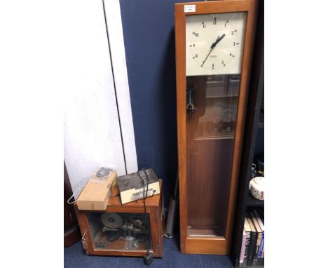 MASTER CLOCK, BELL RINGING SYSTEM AND A SCHOOL BELL