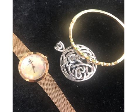 COLLECTION OF FASHION WATCHES AND COSTUME JEWELLERY, including a lady's Gucci gold plated quartz watch, along with a Rotary a