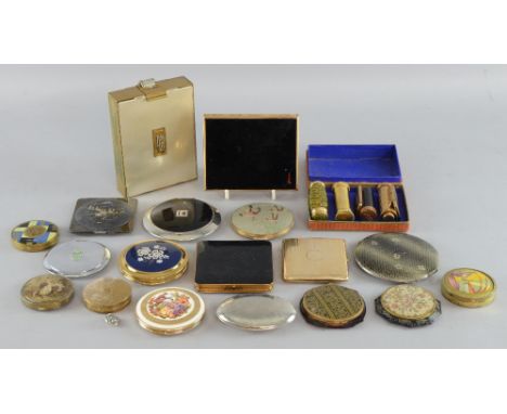 A collection of compacts 1930's and later including, a ' Park Lane De luxe' evening bag with fitted compact, and lipstick cas