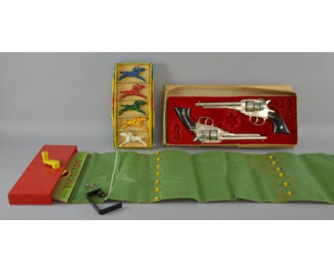 Chad Valley 'Escalado' horse racing game with five painted lead horses  and track, boxed, and The Apache Calibre-44 outlaw to