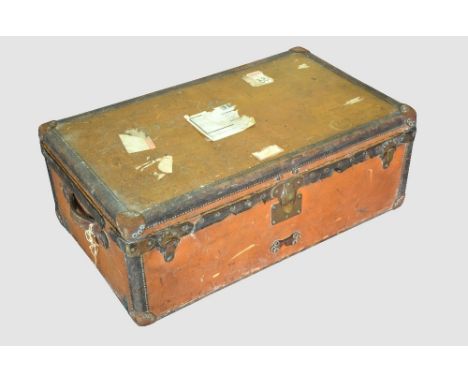 Vintage Louis Vuitton  cabin trunk in  plain tan  leather, label numbered 189013 with quilted lid lacking tray  Interior- pow