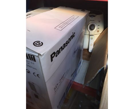 A Philips deep fat fryer and a Panasonic SD-2501 bread maker ( in box with instruction manual).