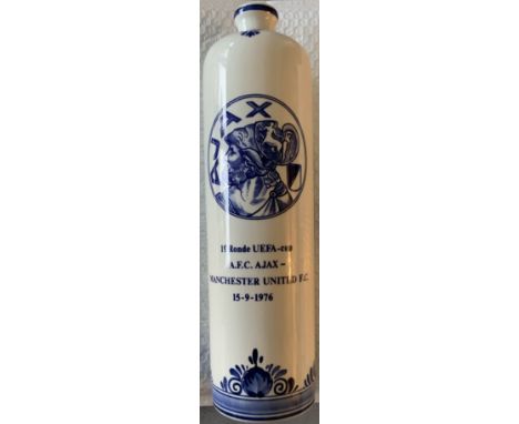 Manchester United 1976 Delft Football Players Gift: Rare very limited edition ceramic large bottle. Made by famous maker Delf