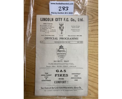 32/33 Lincoln City v Stoke City Football Programme: Good condition with score and team changes to centre pages.