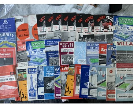 Manchester United Football Programmes: 10 homes from 58/59 and a further 29 aways which are mainly early 60s. Excellent. (39)