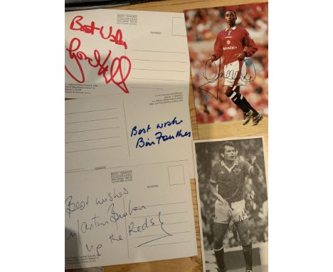 Manchester United Football Photos: 3 postcards with signatures to rear of Foulkes Strachan and Buchan, Tommy Docherty with FA