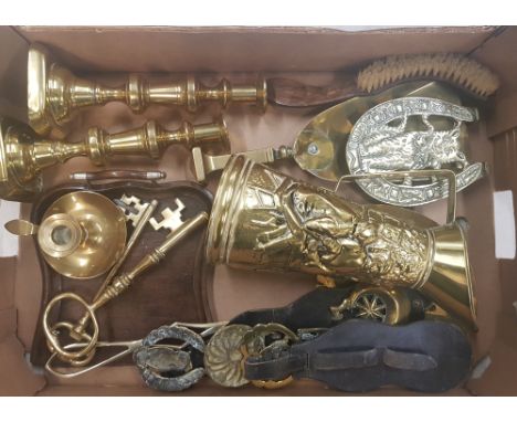 A mixed collection of brassware items to include a pair of candlestick holders, horses brasses, trivets etc (1 tray ) 