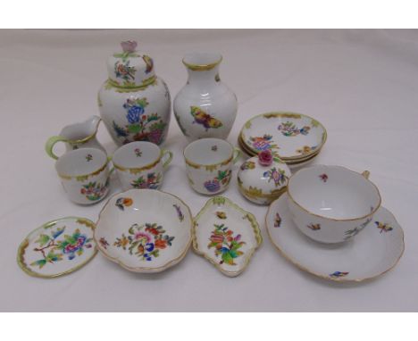 A quantity of Herend porcelain to include cups, saucers, vases and a cream jug (14)
