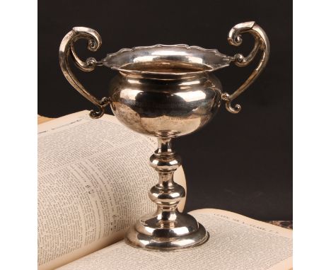 A Chinese silver pedestal trophy, Snooker Championship Hong Kong, RAOB Club 1934, A Johns, engraved to verso with a crane and