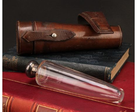 An Edwardian silver mounted glass hunting flask, hinged bayonet cover, 18cm long, London 1903
