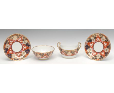 A Barr Flight and Barr sucrier, decorated in the Imari palette, with stylised flowers and foliage and angular reserves, 18cm 