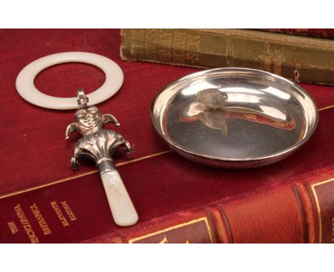 A George VI silver novelty baby's rattle, as a jester, mother of pearl haft, faux ivory teething ring, 16.5cm long overall, C