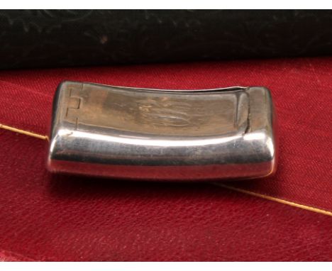 A George III silver curved rectangular snuff box, flush-hinged cover, gilt interior, 5.5cm wide, Cocks &amp; Bettridge, Birmi
