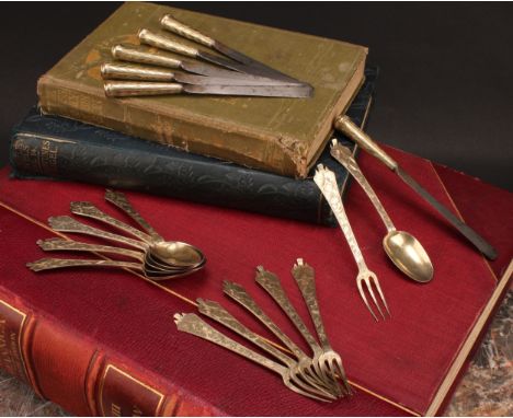 A rare 17th century service of silver-gilt children's or doll's toy Trefid pattern flatware, comprising six spoons, knives an