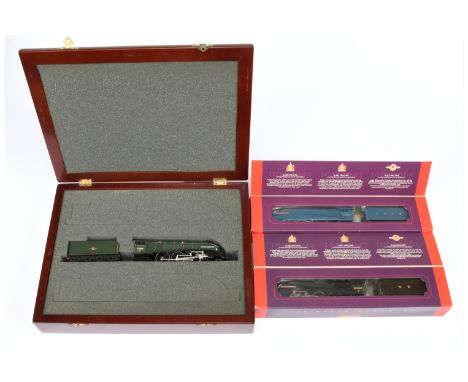 Hornby Railways Sir Ralph Wedgwood Limited Edition Presentation Set containing 3 x 4-6-2 A4 Class Locos R328 LNER blue No.446