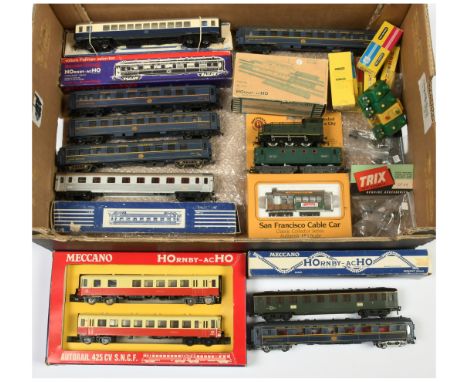 Hornby Acho &amp; Bachmann Ho mixed group of loco's &amp; rolling stock &amp; accessories To include 6360 SNCF Autorail 425 C