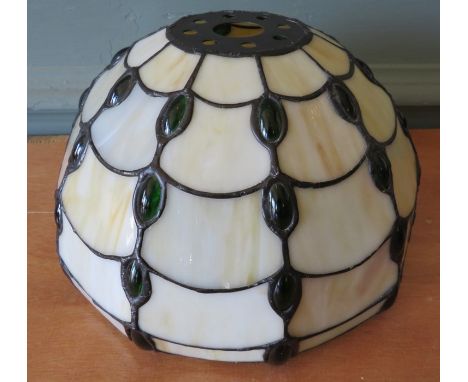 A Tiffany style lamp shade with whites and greens.24 cm wide.&nbsp;