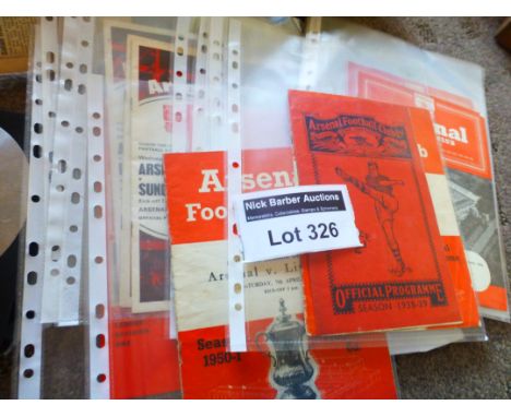 Football : Selection of Arsenal progs, 1938-9 onwards to 1970's (v Leeds 5.11.1938).