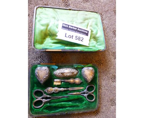 Collectables : Victorian 1901 grooming silver set, incomplete but lovely item.