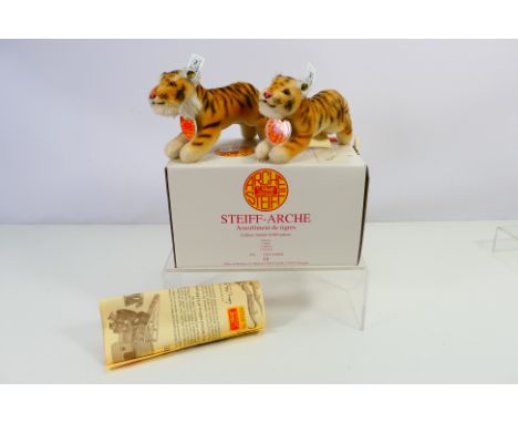 Steiff -  A boxed Steiff Noah's Ark collection 1995: 'Tiger Set' by Steiff, limited to 8,000 pieces. Tigers come with their g
