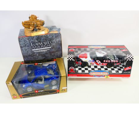 Corgi, Bburago - Three boxed items to include: Ertl limited edition (2606 of 3000) American Muscle Kenny Wallace 1996 RED Dog