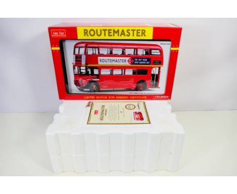 Sunstar - a 1:24 scale boxed Routemaster #2901: RM8-VLT 8: The Original Routemaster. The model appears to be still sealed in 