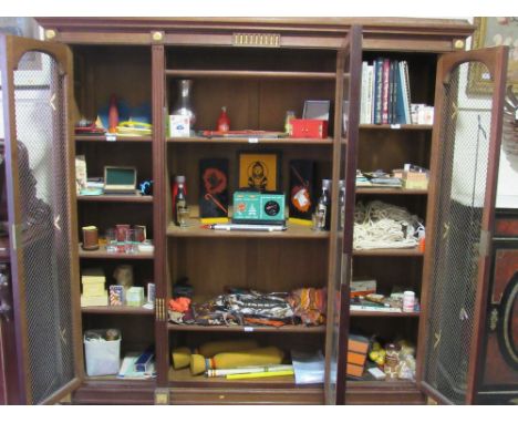 A large collection of Magicians Material, including wands, capes, and magic props. As a lot. (1)