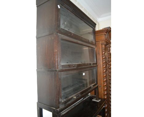 Early 20th Century oak Globe Wernicke type three section glazed bookcase 