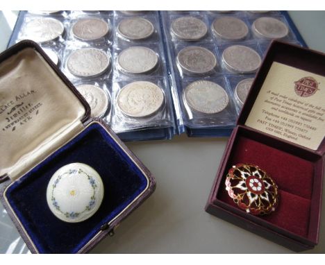 Circular silver enamel decorated brooch, a Past Times gilt metal brooch and a quantity of facsimile coinage 