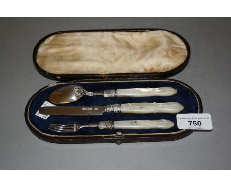 Victorian silver bladed mother of pearl handled three piece Christening set (case at fault) 