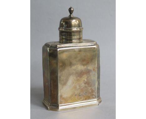 A late Victorian silver tea caddy, by Thomas Bradbury & Sons, London, 1897, 13.7cm, 6 oz.