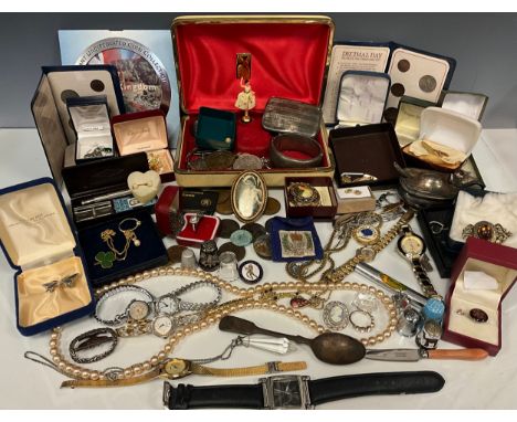Jewellery - a silver hinge bangle,  another white metal;  cigarette case, silver bracelet, earrings, gold plated and other dr